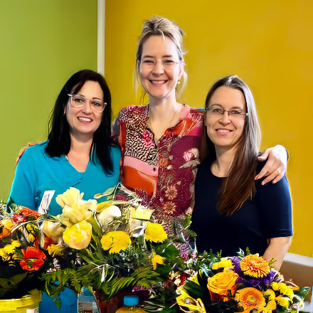 Das Team von Dr. med. Tatjana Glockenhammer-Ahrens (Mitte)